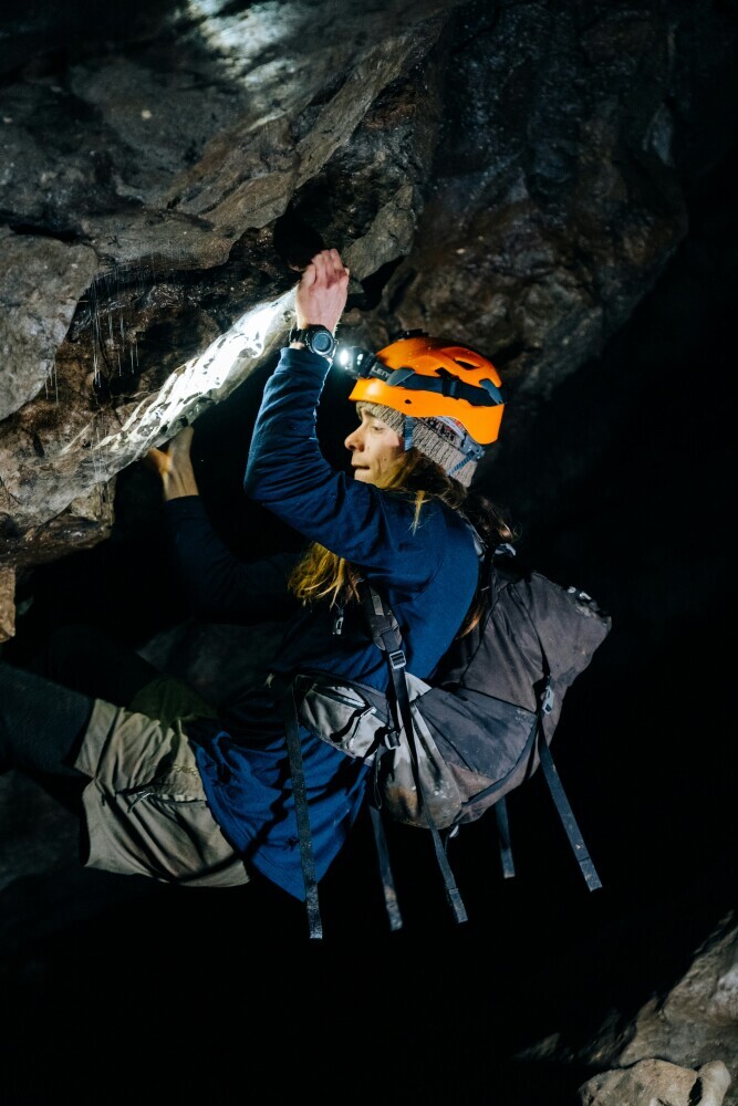 the best caving helmet